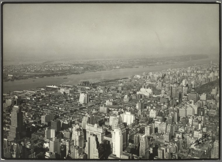 George Washington Bridge - Paramount Building - Times Square - Central Park - Broadway,General View - Aerial View - Rivers - Skyline - Hudson River, Digital ID 1558497, New York Public Library George Washington Bridge - Paramount Building - Times Square - Central Park - Broadway,General View - Aerial View - Rivers - Skyline - Hudson River, Digital ID 1558497, New York Public Library