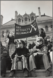 Kate Millett and Linda Clarke ... Digital ID: 1582218. New York Public Library