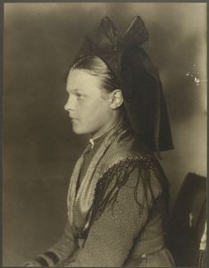 [Alsace-Lorraine girl.] Digital ID: 418033. New York Public Library