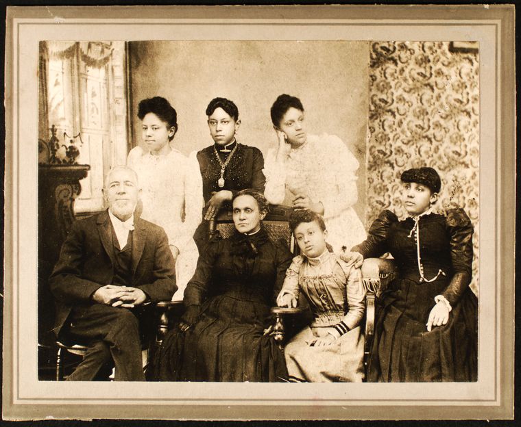 Group portrait of U. S. Senator Hiram Revels and family., Digital ID 02schr, New York Public Library