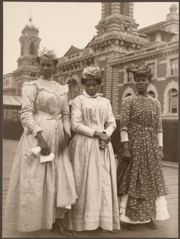 [Three women from Guadeloupe.], Digital ID 1206544, New York Public Library