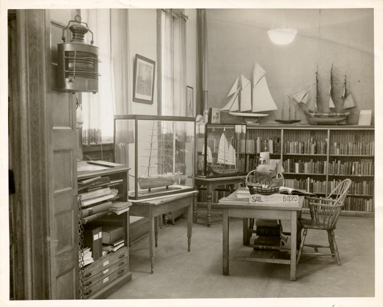 [St. George] Sea Room ["Sail for ports and happy places in books"], Digital ID 1253121 , New York Public Library