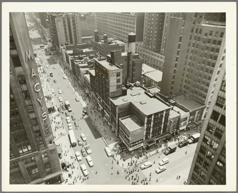 General View - Manhattan - Aerial view - West 34th Street- Seventh Avenue - looking southeast,Macys - Harold Square, Digital ID 1558473, New York Public Library