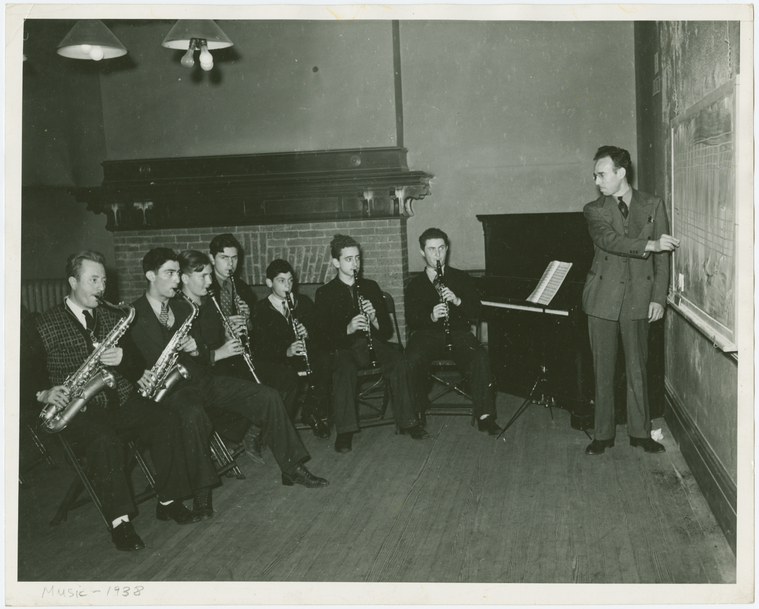 [Music classes, Plaza Music Center, 912 Union Street, Brooklyn, April 28,1938.],Music classes, Plaza Music Center, 912 Union St., Bklyn, 4/28/38., Digital ID 1600925, New York Public Library