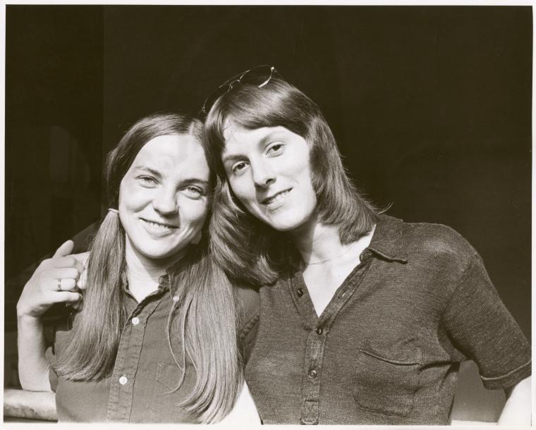 [Lesbian couple] / Kay Tobin Lahusen, Digital ID 1606218, New York Public Library