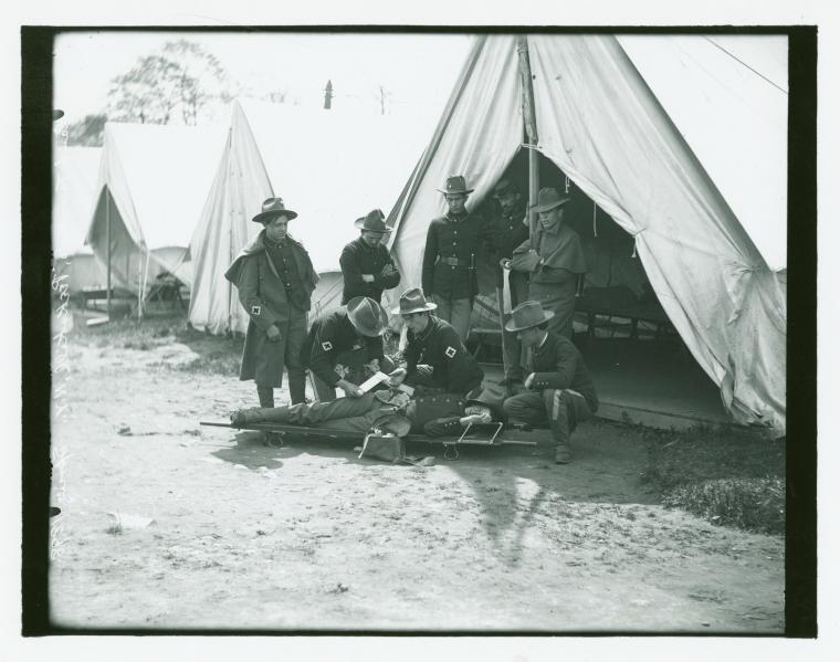 Spanish-American War, Camp Townsend, Peekskill, N.Y. [medics taking care of injured man], Digital ID 1636214, New York Public Library