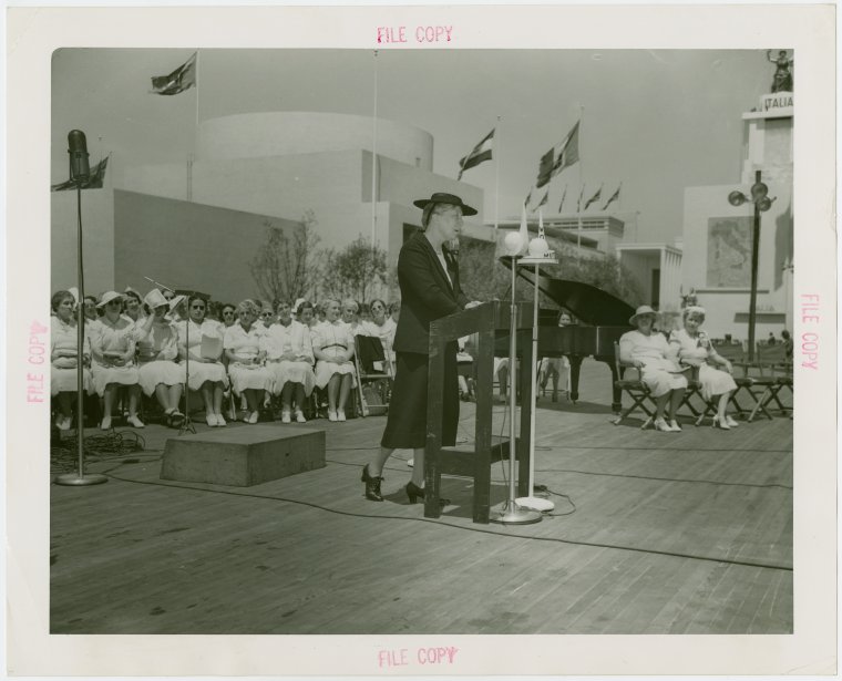 Special Days - Rural Women's Day - Lillian Gilbreth giving speech, Digital ID 1682437, New York Public Library