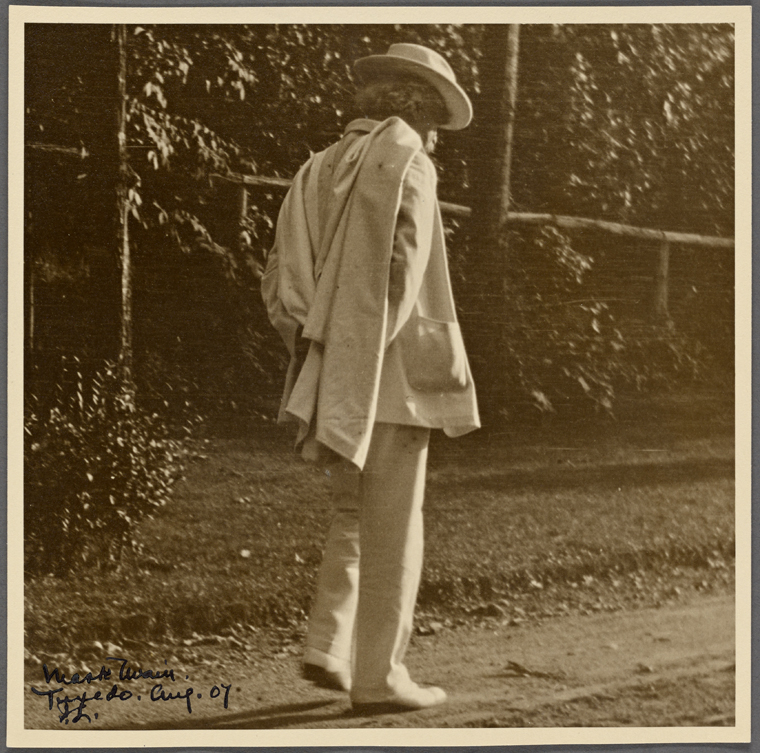 Twain walking away, profile., Digital ID 1952467, New York Public Library