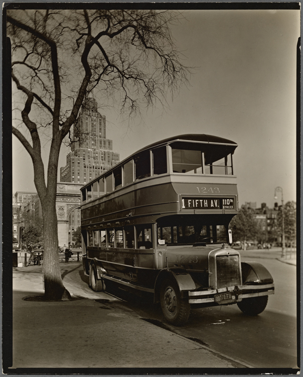 Fifth Avenue Bus, Washington Square, Manhattan., Digital ID 482857, New York Public Library