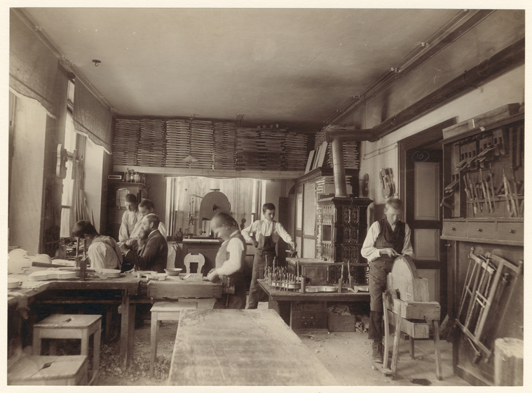 [Violin workshop.], Digital ID 832548, New York Public Library