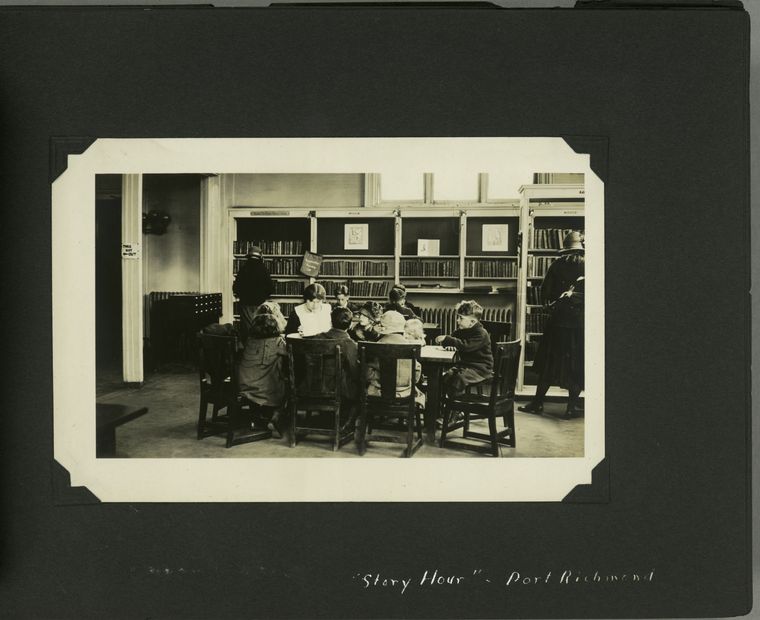 Story Hour at Port Richmond, Digital ID 94890 , New York Public Library