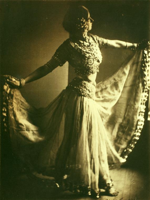 Ruth St. Denis in Radha., Digital ID DEN_0016V, New York Public Library