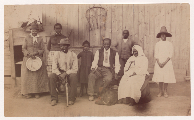  Harriet Tubman; Gertie Davis [Tubman's adopted daughter]; Nelson Davis [Tubman's husband]; Lee Cheney; "Pop" Alexander; Walter Green; Sarah Parker ["Blind Auntie" Parker] and Dora Stewart [granddaughter of Tubman's brother, John Stewart]., Digital ID DS_03SCPORT, New York Public Library