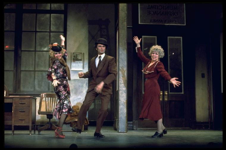  swope_210793 (L-R) Actors Barbara Erwin, Robert Fitch and Dorothy Loudon in a scene from the Broadway production of the musical "Anni... (1977)