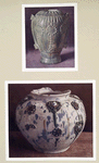 Vase en terre émaillée. H. 200 mm., D. 140 mm. (Chine. Dynastie Tang); Vase en terre émaillée. H. 175 mm., D. 212 mm. (Chine. Dynastie Tang).