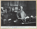 Guido Baccelli nel suo studio.