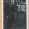M. Berthelot, récemment décédé, dans son laboratoire.