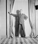 Alfred Lunt as Raphael Lord.