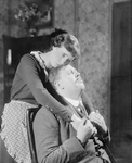 Cicely Oates as Annie Marble and Charles Laughton as William Marble.