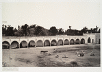 Place et Seconde Pyramide, a Izamal.