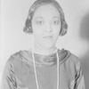 Evelyn Ellis (Bess).