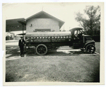 Oil delivery truck