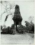 Java, East: Antiquities, Bajang Ratu [monument]