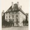 Home for Geraldyn Redmond and Countess De Langier [?] Villars.