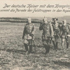 Der deutsche Kaiser mit dem Kronprinzen nimmt die Parade der Feldtruppen in den Vogesen ab.