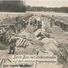 Beim Bau von Unterständen auf dem östlichen Kriegsschauplatze.