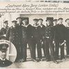 Leutnant Hans Berg (unten links) und Mannschaften der Möwe in Newport News, nachdem sie die Appam mit Kriegsgefangenen als deutsche Prise in den Hafen eingebracht hatten ;
