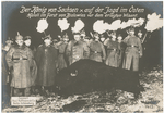 Der König von Sachsen auf der Jagd im Osten Halali im Forst von Bialowies vor dem erlegten Wisent.
