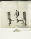 Double lamp used by George Washington. (Smithsonian Institution).