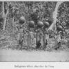 Indigènes allant chercher de l'eau.