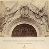 Barel'ef nad pravymi vratami zapadnoi storony khrama izobrazhaiushchii Angelov s khorugviami (opolchenie 1812 goda.)  Sochinen i ispolnen Professorom A.V.Loganovskim.