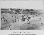Le Champ-de-Mars a Port-au-Prince ; La foule a l'inauguration de la statue de Dessalines.