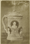 Kruzhka iz tsel'nago morskovago zuba, raboty Krest'ianina Osipa Dugina,1774 godu.