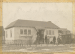 Great Kills, Exterior, children on front path