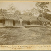 Congo Français; Le poste de Kakamoeka [vallée au Kouilou], son chef at une partie de son personnel.