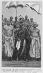 Adjiki, fils de Tofa, chef de Porto-Novo (Dahomey). Malgré son magnifique uniforme, adjiki ne porte plus le titre de roi que lui avait légué son père.