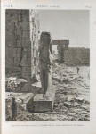 Thèbes. Karnak. Vue d'un colosse placé à l'entrée de la salle hypostyle du palais.