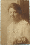 Jane (Janka) Kozma [Vilma Glucklich's niece - facing camera]