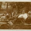 Ilka Pogány and her friends [1914].