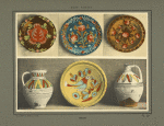 En haut, assiettes en bois peint, en bas, vases et plat en terre décorée