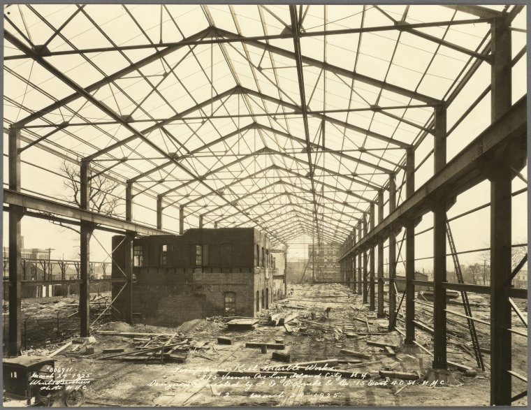 Industry in Queensbridge at the beginning of the 20th century