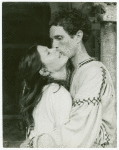 Pamela Payton-Wright and Paul Rudd in the stage production Romeo and Juliet