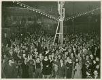 Amusements - Audiences - Visitors outside Frank Buck's Jungleland