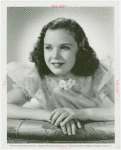 Amusements - Performers and Personalities - Jean, Gloria - In dress with daisies