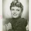 Amusements - Performers and Personalities - Musicians - Neagle, Anna - With flower and lace cap