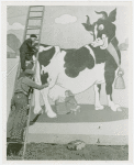 Amusements - Villages - Little Miracle Town - Midget supervising muralist